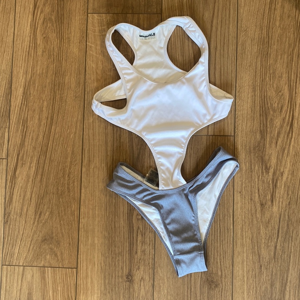 Minimale Animale Two-Tone White and Light Gray One-Piece Swimsuit